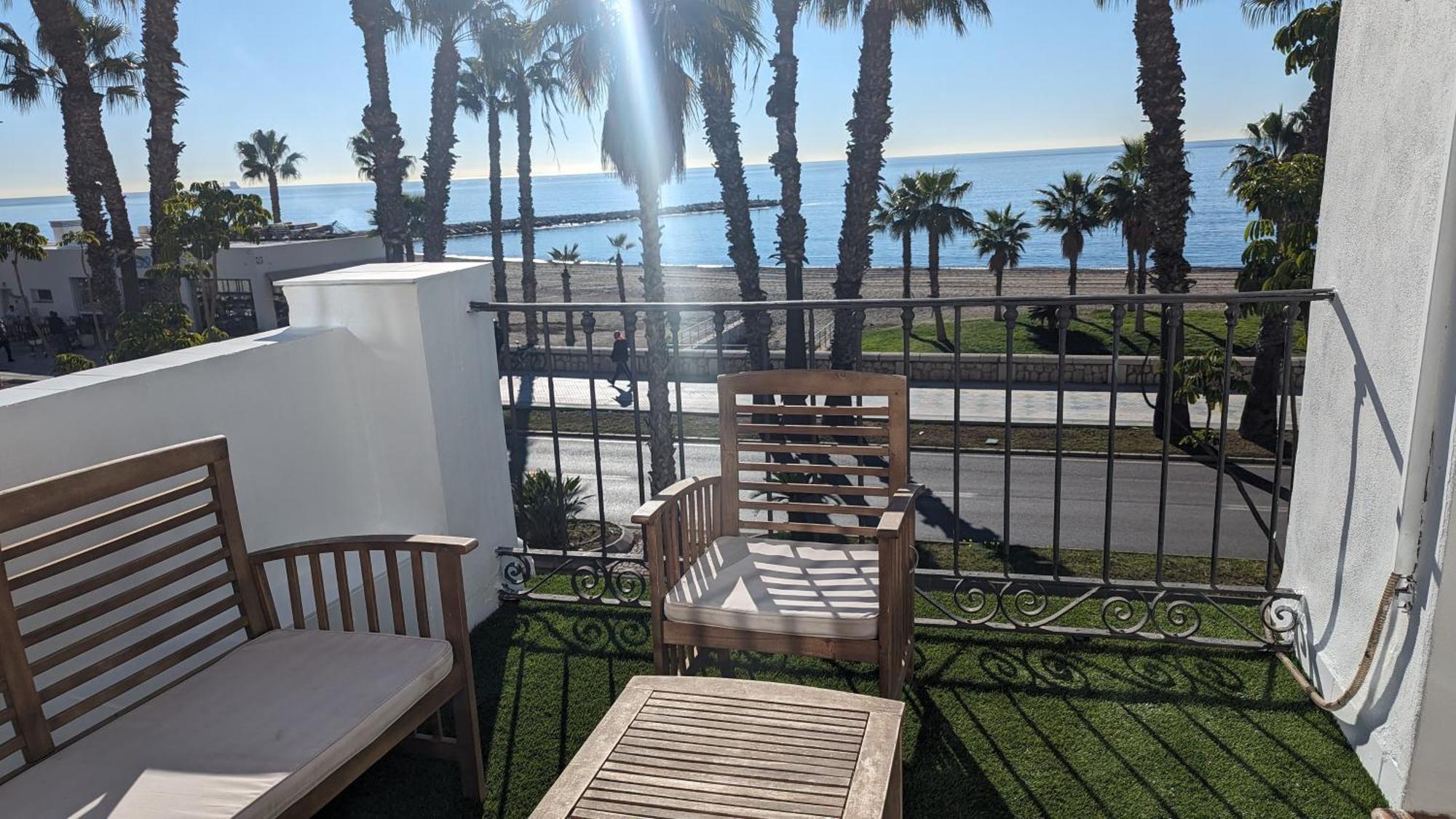 Apartamento Con Encanto En Primera Linea De Playa Malaga Exterior photo