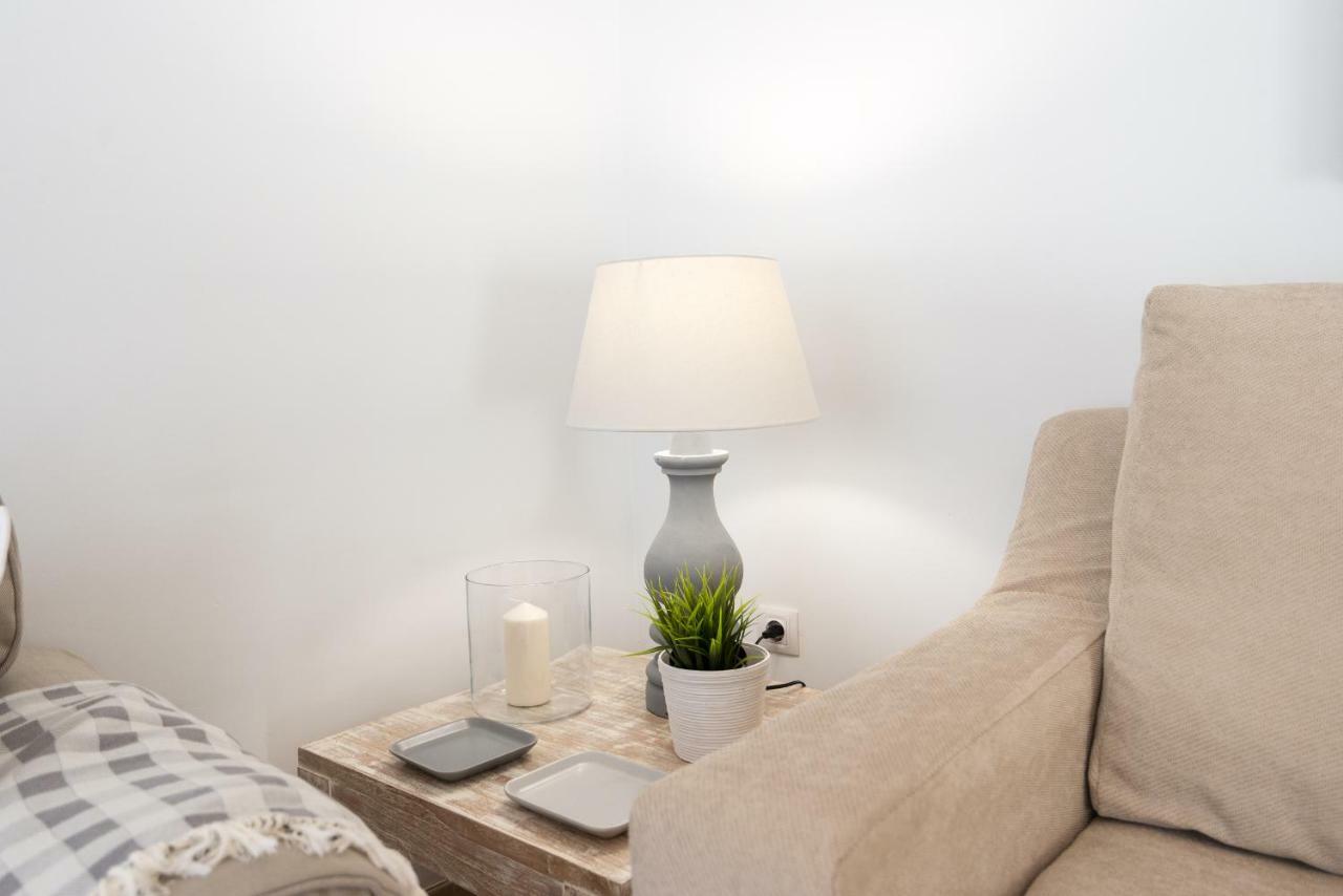 Apartamento Con Encanto En Primera Linea De Playa Malaga Exterior photo